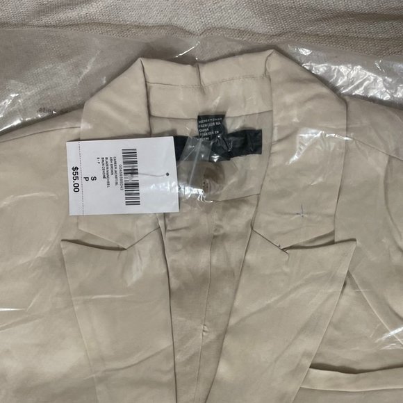 Forever 21 Cropped Blazer Size Small Cream NWT - Picture 8 of 8